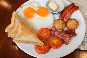 Desayuno continental gratuito y diario