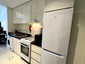 City Studio Suite | Private kitchen