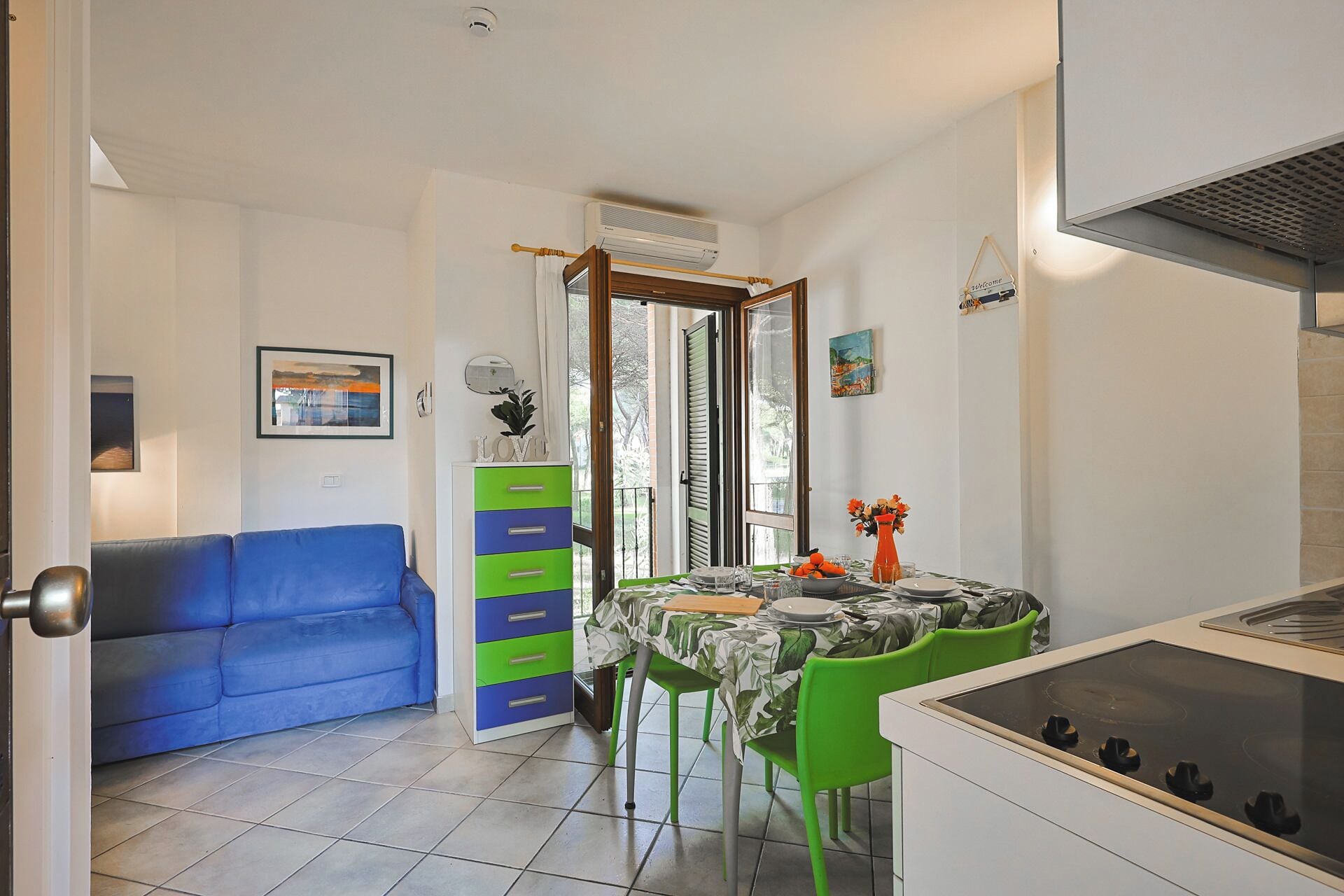 Family Apartment, Terrace | Private kitchen | Fridge, stovetop, griddle, cookware/dishes/utensils