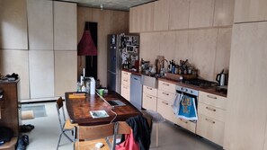 Private kitchen - Maison Baignée de Lumière à Quelques Minutes de Paris (Montreuil)
