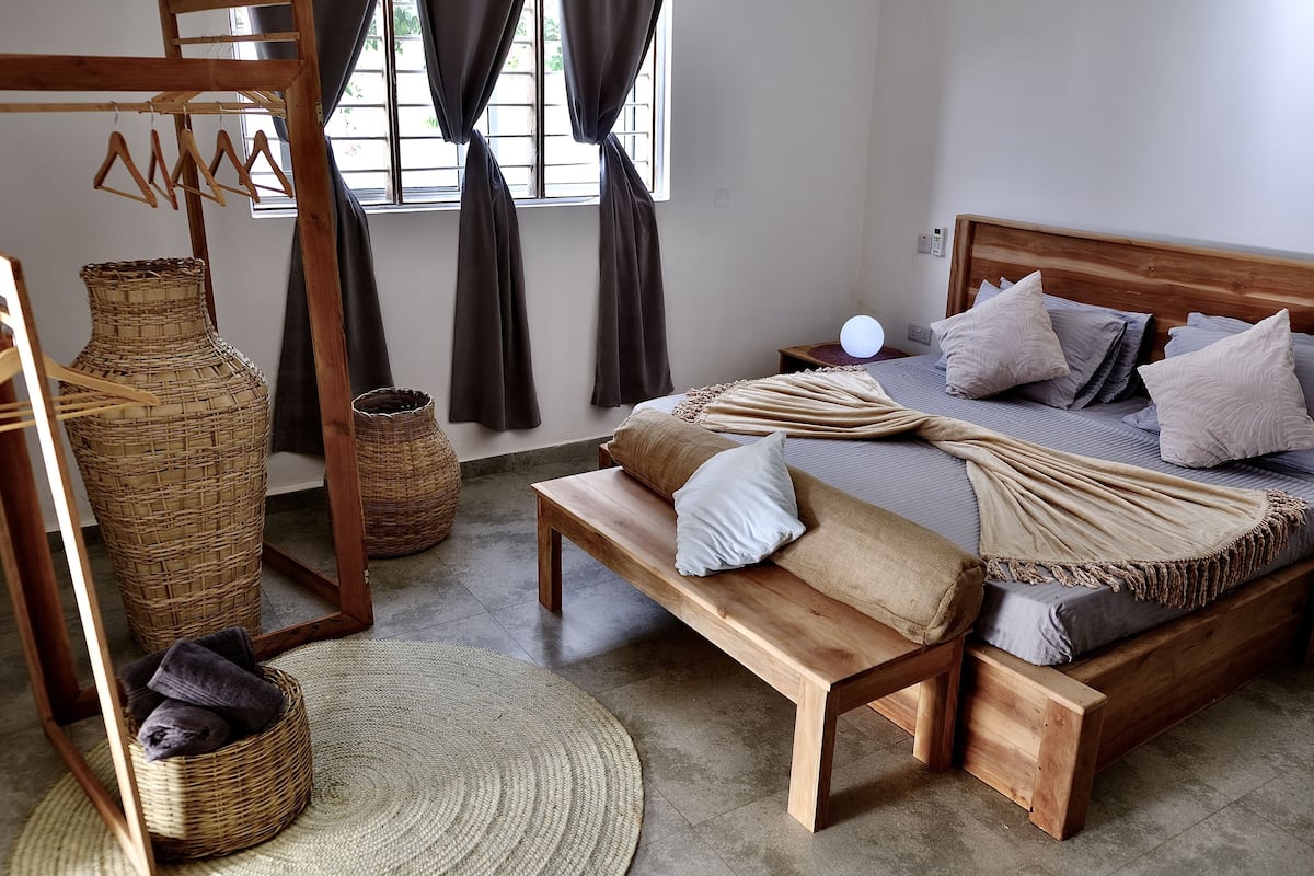 Classic Condo | 1 bedroom, premium bedding, minibar, in-room safe