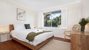 4 bedrooms, travel cot, WiFi, bed sheets - Halcyon– Breathtaking ocean views (Kiama Heights)