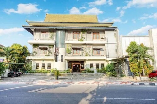 Winotosastro Hotel by Athelu