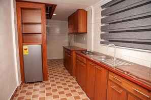 Stovetop, dishwasher, paper towels