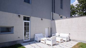 Casa de ciudad, Terraza | Baño | Regadera, amenidades de baño ecológicas, secadora de cabello, batas