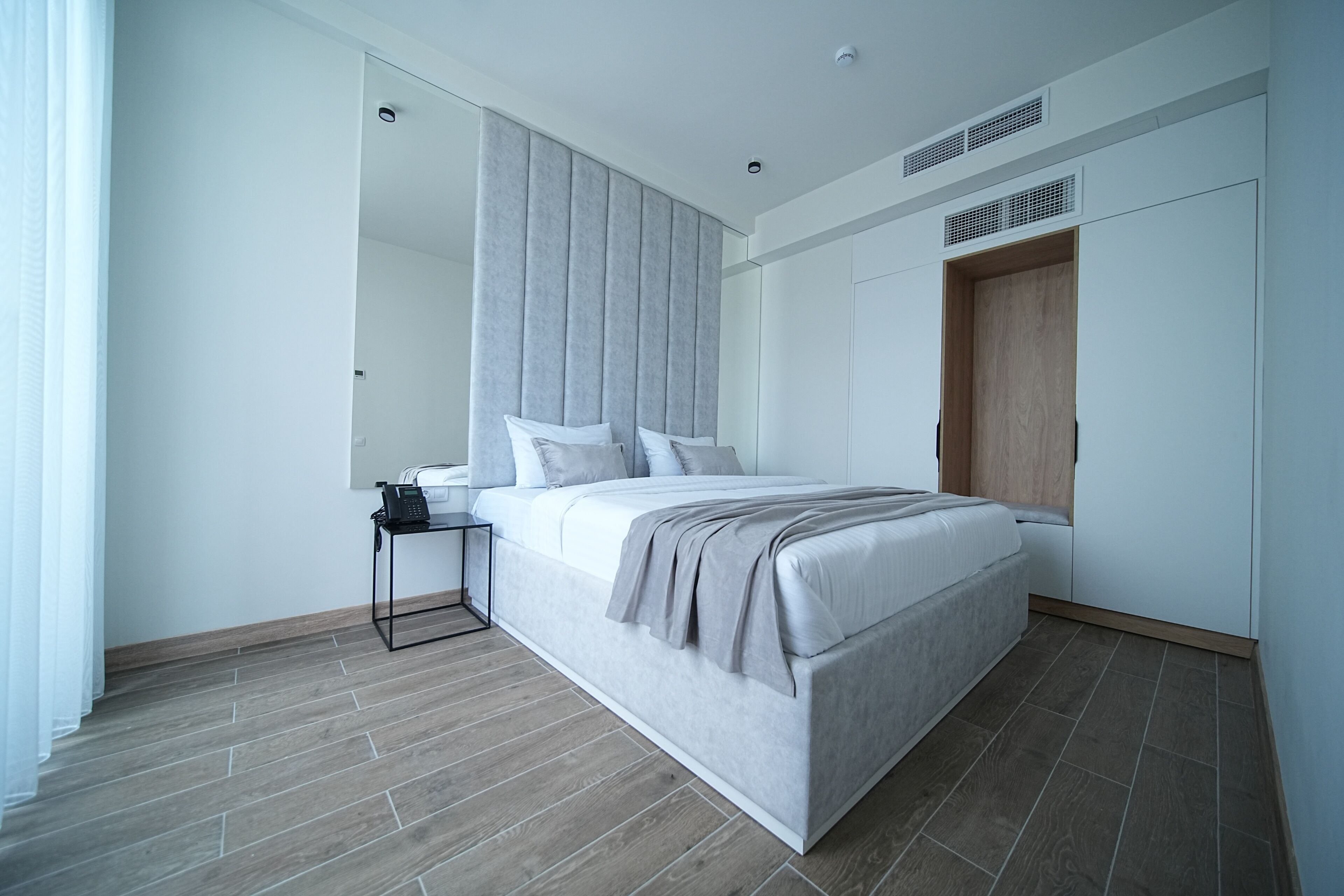Executive Suite, Non Smoking | Premium bedding, in-room safe, individually decorated