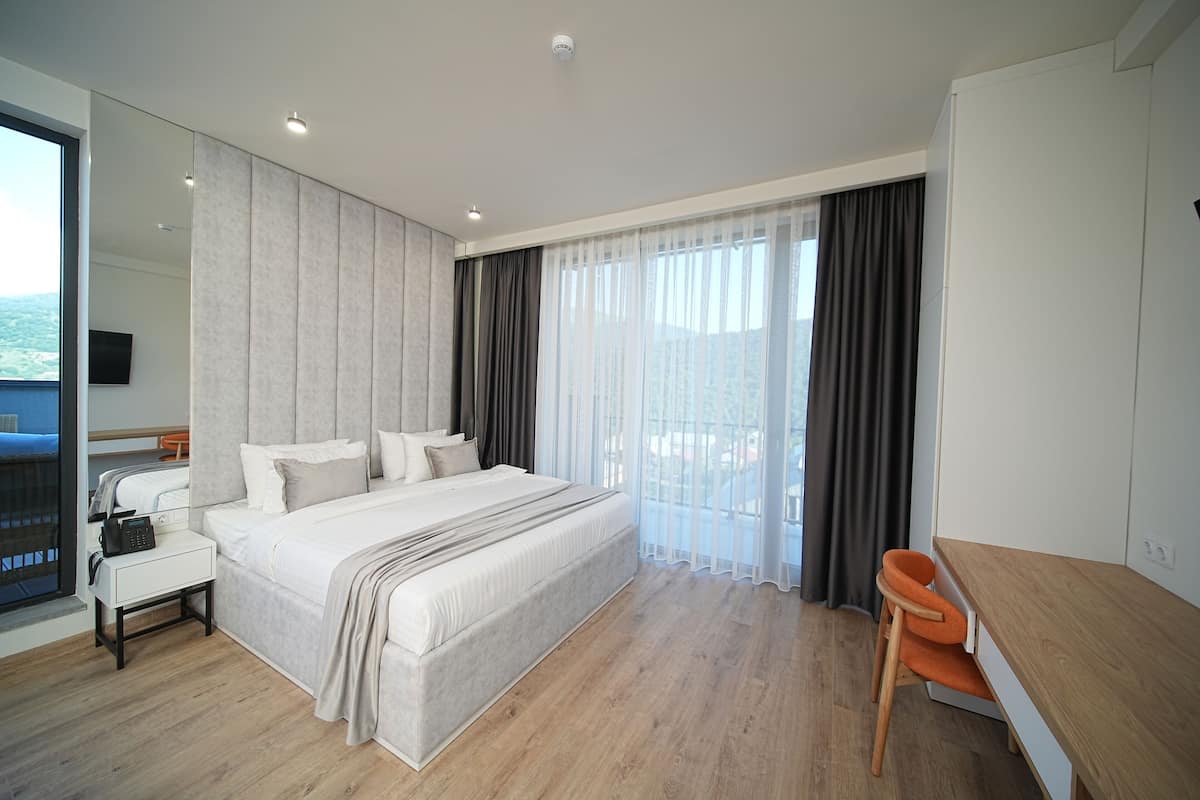 Monolocale Luxury, 1 camera da letto, non fumatori | 2 camere, biancheria da letto di alta qualità, una cassaforte in camera