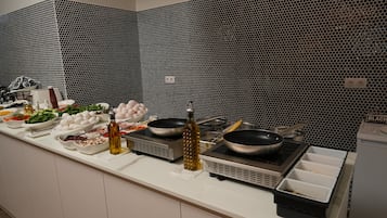 Daily buffet breakfast (AMD 4500 per person)