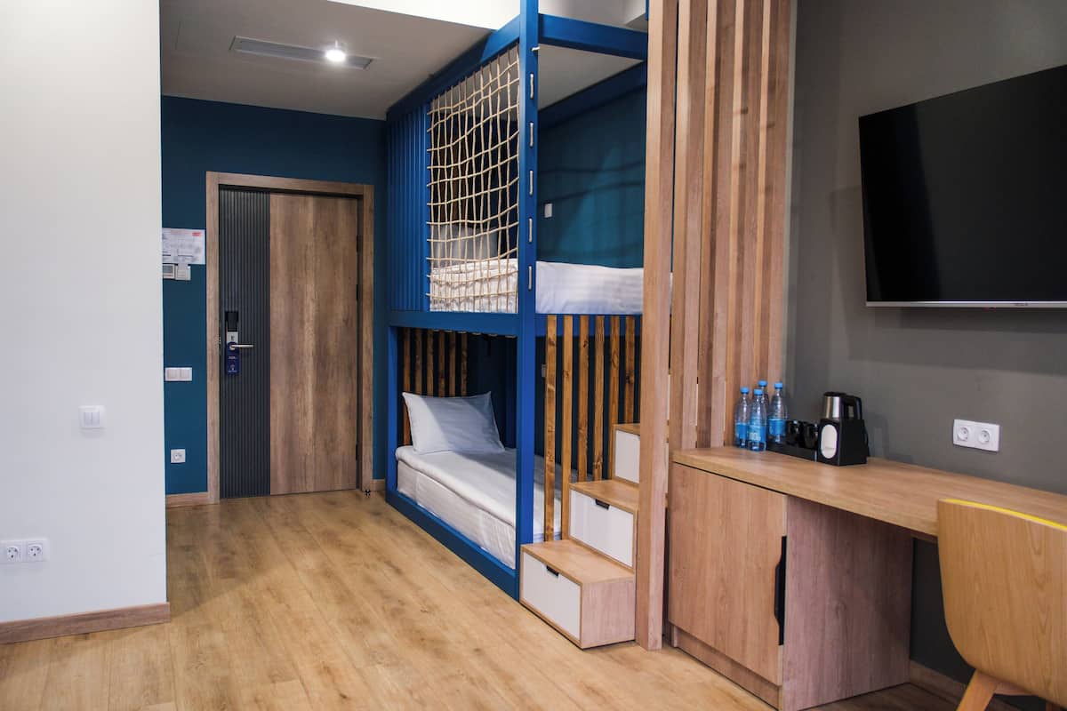 Alloggio familiare su due livelli | 2 camere, biancheria da letto di alta qualità, una cassaforte in camera