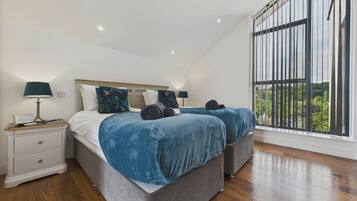 Cottage | 5 bedrooms, individually decorated, individually furnished, free WiFi