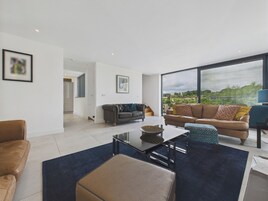 Cottage | Living area