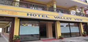 Reception - MeroStay 101 Hotel Valley View Inn (Mahamanjushree Nagarkot)
