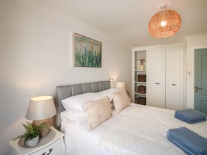 2 bedrooms, individually decorated, individually furnished, free WiFi - Seaspray (Teignmouth)