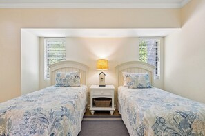 3 bedrooms, desk, iron/ironing board, free WiFi - Sea Pines Golf Course Views, Pet Friendly, Bike to Beach! (Hilton Head Island)