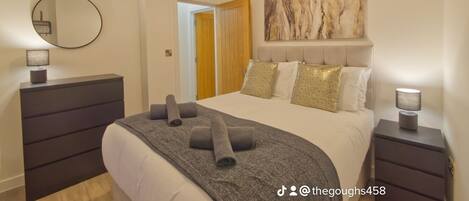 3 dormitorios, tabla de planchar con plancha, wifi y ropa de cama