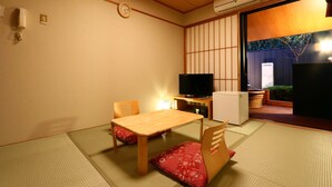 1 bedroom, in-room safe, WiFi (free) - RIBATEIRIZOTO KUNOUZAN (Shizuoka)