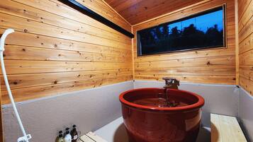 Standard Room | 1 bedroom, in-room safe, free WiFi