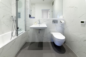 Bathroom - Ranol (Isle of Lewis)