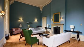 Cottage | Interior