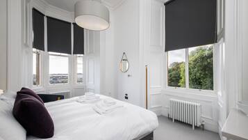 3 bedrooms, iron/ironing board, bed sheets