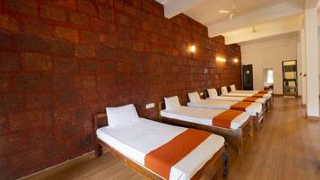 Premium Dormitory 12-sharing - Non Air-conditioning | Free WiFi, bed sheets