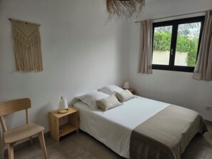 3 bedrooms, iron/ironing board, travel cot, free WiFi