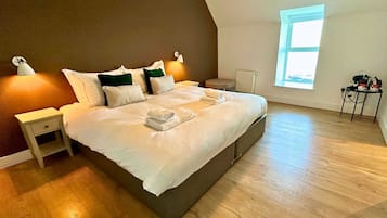 Cottage | 4 bedrooms, bed sheets