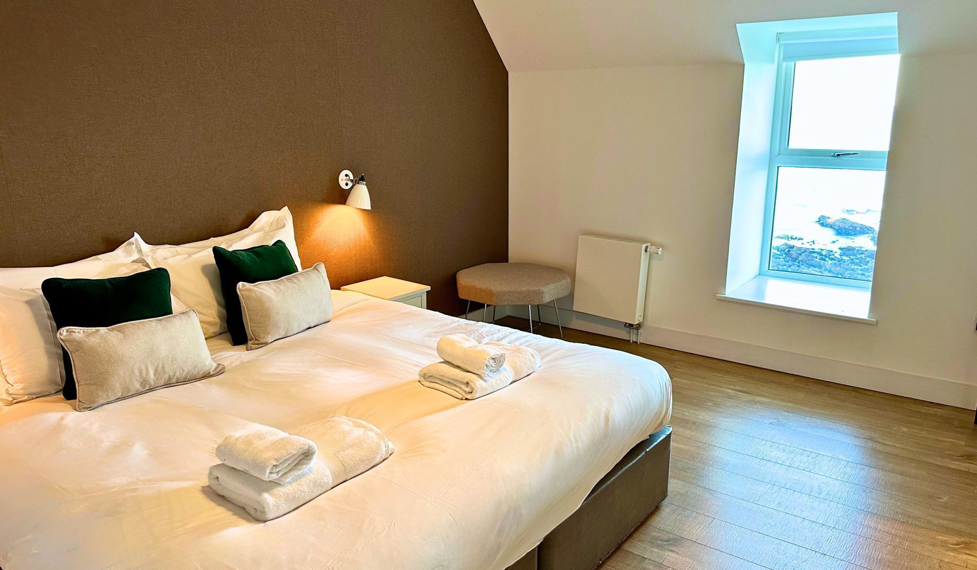 Cottage | 4 bedrooms, bed sheets