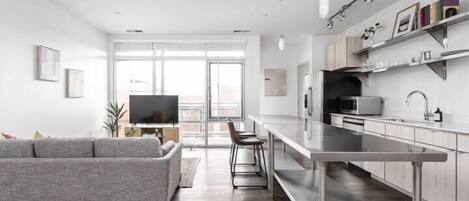 Apartment | Living area | Smart TV, Netflix, Hulu, streaming services
