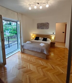 Apartment, 1 Queen-Bett und Schlafsofa | 1 Schlafzimmer, Bügeleisen/Bügelbrett, kostenloses WLAN, Bettwäsche