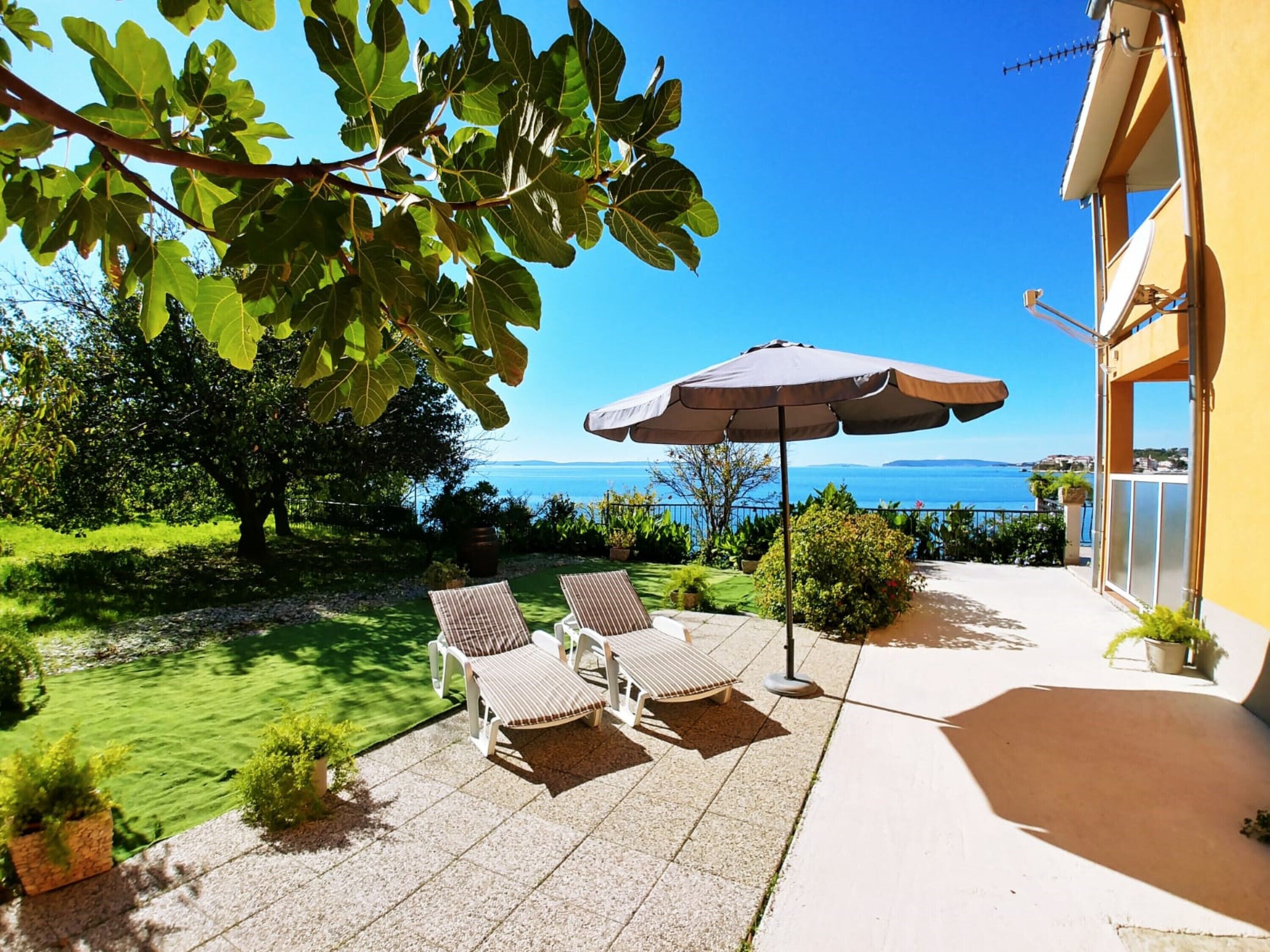 Studio - 1 queensize-säng med bäddsoffa | Terrass/Patio