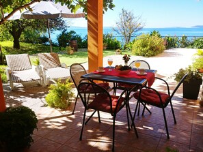 Studio, 1 Queen Bed with Sofa bed | Outdoor dining