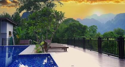 Mad Monkey Vang Vieng