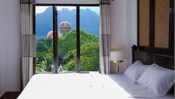 Free WiFi, bed sheets