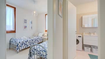 Appartamento familiare, camere multiple (Casa Lia) | 2 camere, ferro/asse da stiro, Wi-Fi gratuito, lenzuola