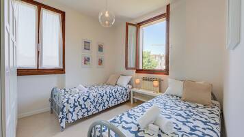 Family Apartment, 2 Bedrooms (Casa Lia) | 2 bedrooms, iron/ironing board, free WiFi, bed sheets