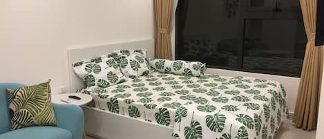 1 chambre, bureau, chambres insonorisées, fer et planche à repasser