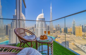 Luxury Apartment, 3 Bedrooms, Non Smoking, City View | Balcony - EDEN'S Homes & Villas - Boulevard Point (Dubai)