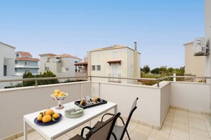 Outdoor dining - Luxury Villa Marilena Mare Seaside 1' from the sea (Ialysos)
