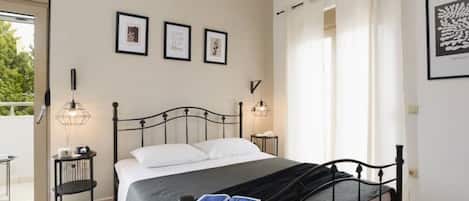 3 bedrooms, soundproofing, iron/ironing board, WiFi
