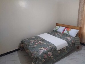 2 bedrooms, iron/ironing board, WiFi, bed sheets - Cosy 2 Bedroomed house along Southern Bypass, Nairobi. Great sceneries and views (Nairobi)