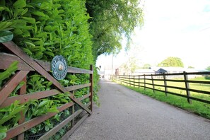 Property grounds - The Hoglets (Macclesfield)