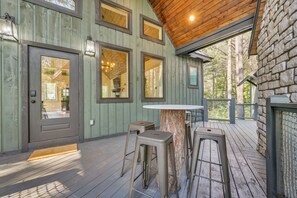Outdoor dining - Luxury Treehouse! Unique, Elevated & Magical! (Broken Bow)
