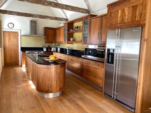 Oven, highchair - The Barn (Hunstanton)