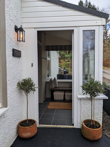 Cosy Scottish cottage -close to Loch Awe & Oban - family & dog freindly.