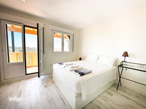 3 dormitorios, tabla de planchar con plancha, wifi gratis y ropa de cama