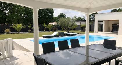 Somptueuse Villa Avec Piscine à 25 min de la Plage