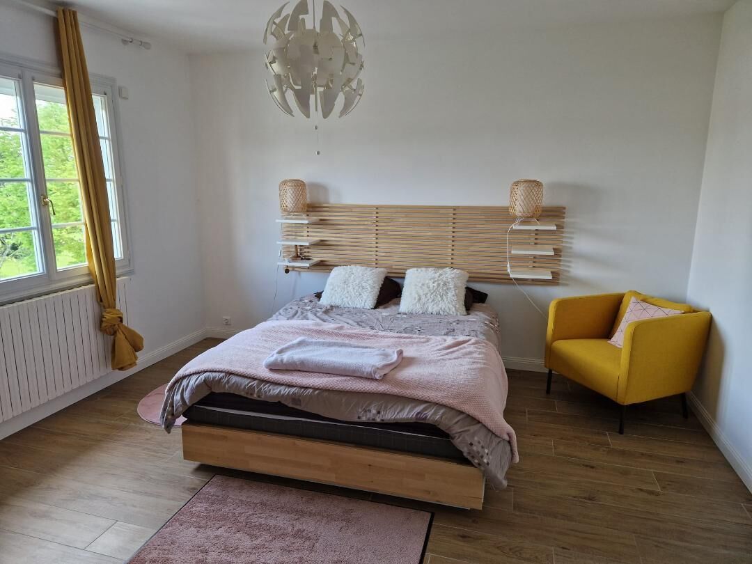 5 chambres, fer et planche à repasser, draps fournis