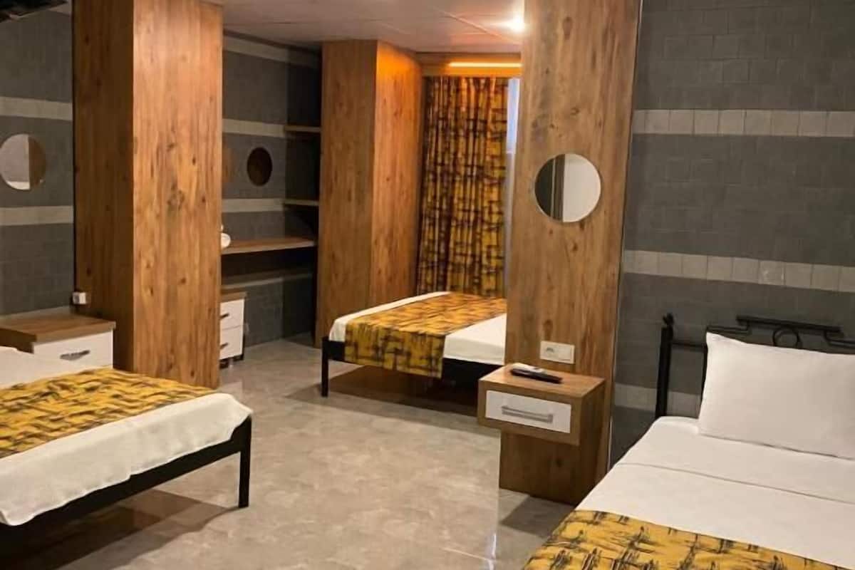 Chambre Quadruple Familiale | 1 chambre, minibar, coffres-forts dans les chambres, bureau