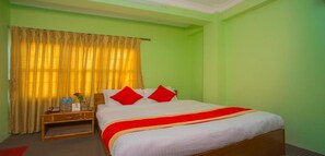 Free WiFi, bed sheets - MeroStay 248 Graden Guest House (Kathmandu)